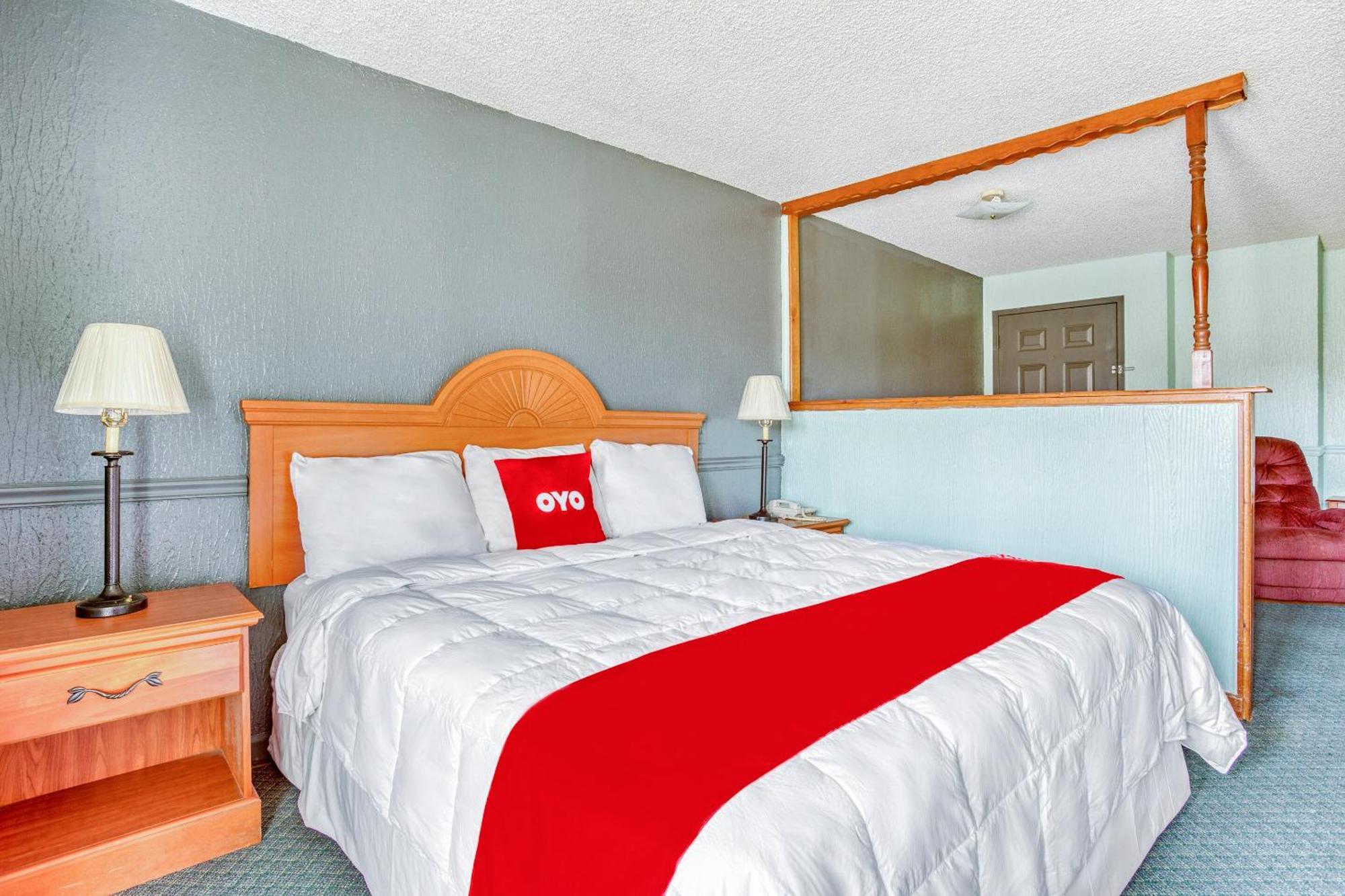 Oyo Townhouse Tulsa Woodland Hills Hotel Exterior foto