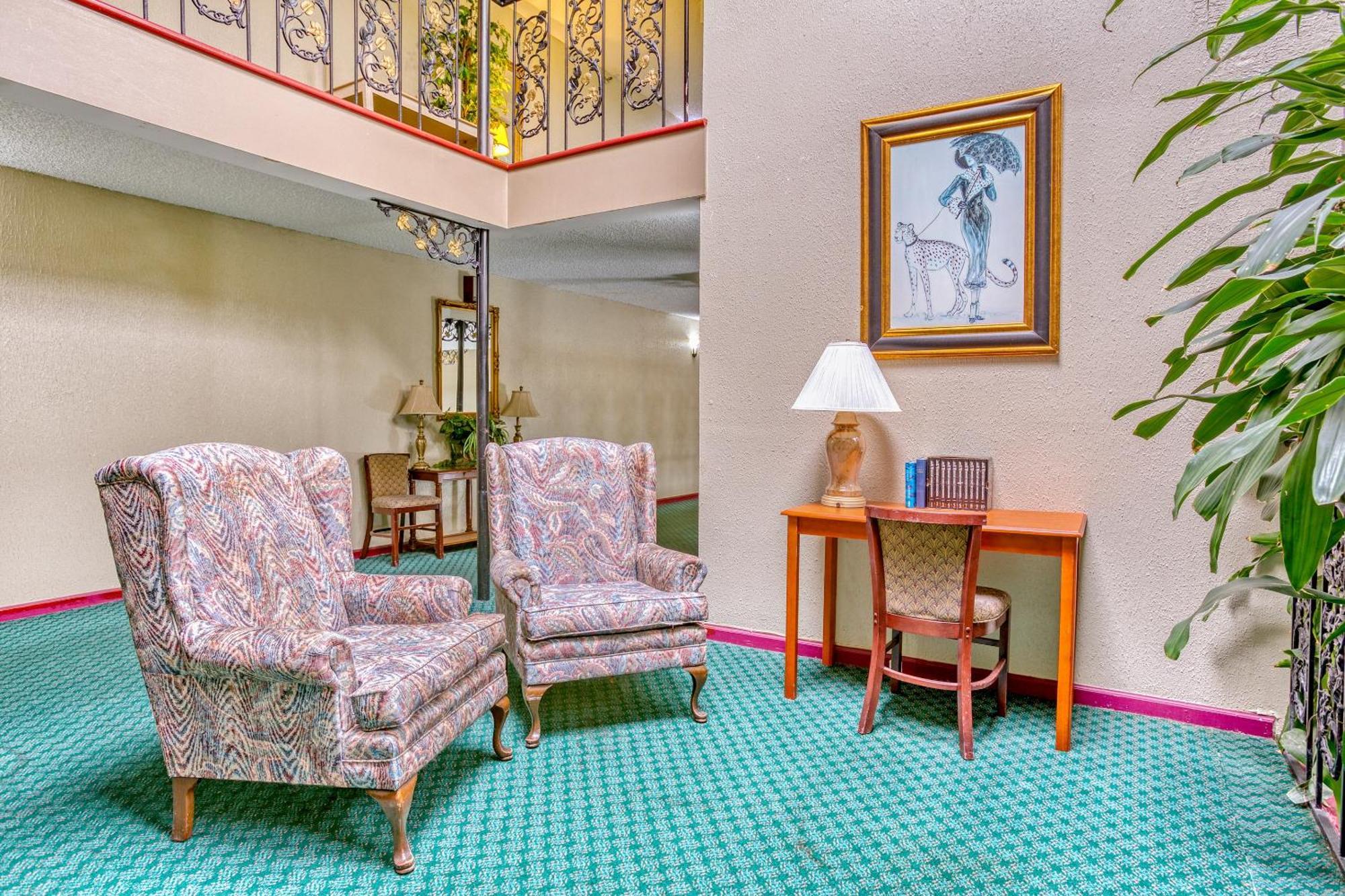 Oyo Townhouse Tulsa Woodland Hills Hotel Exterior foto