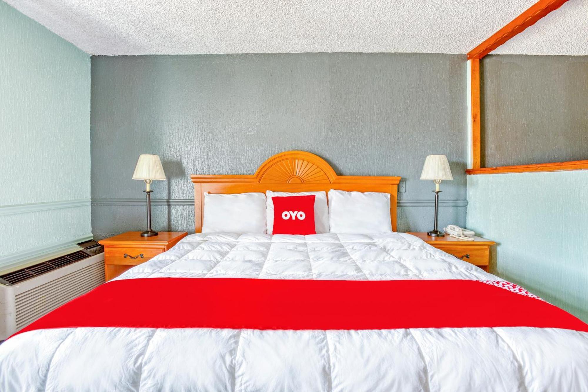 Oyo Townhouse Tulsa Woodland Hills Hotel Exterior foto